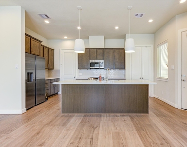 5920 Jasper Jones Way - Photo Thumbnail 12