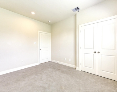 5920 Jasper Jones Way - Photo Thumbnail 32