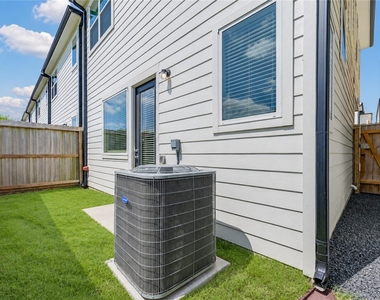 5920 Jasper Jones Way - Photo Thumbnail 6