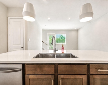 5920 Jasper Jones Way - Photo Thumbnail 9