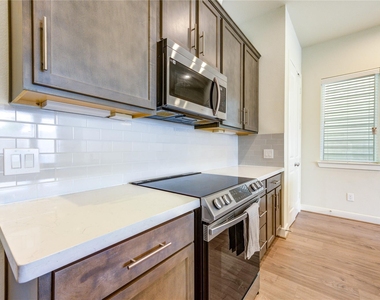 5920 Jasper Jones Way - Photo Thumbnail 7