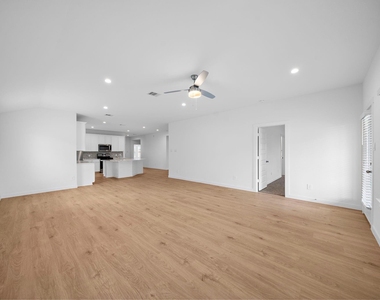 3819 Pierce Place Lane - Photo Thumbnail 12