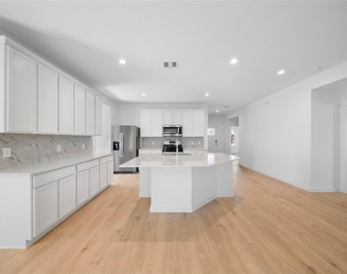 3819 Pierce Place Lane - Photo Thumbnail 10