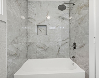 15322 Bedford Glen Drive - Photo Thumbnail 13