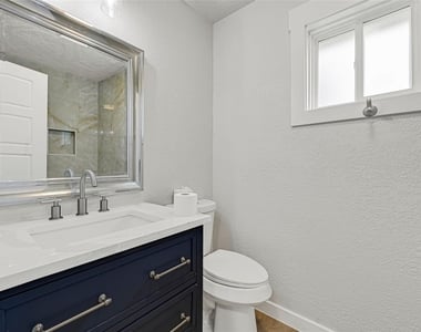 15322 Bedford Glen Drive - Photo Thumbnail 12