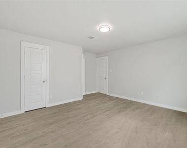 15322 Bedford Glen Drive - Photo Thumbnail 11