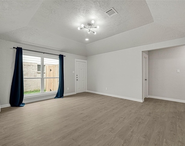 15322 Bedford Glen Drive - Photo Thumbnail 4