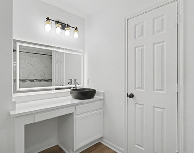 6894 Stillwater Drive - Photo Thumbnail 17