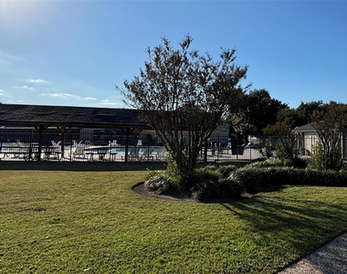 6894 Stillwater Drive - Photo Thumbnail 25