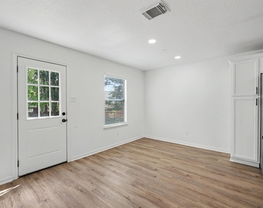 6894 Stillwater Drive - Photo Thumbnail 11