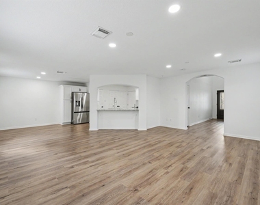6894 Stillwater Drive - Photo Thumbnail 4