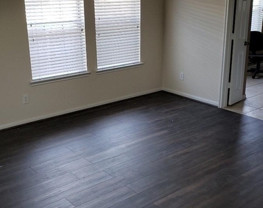 13223 Heather Falls Drive - Photo Thumbnail 9