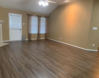 13223 Heather Falls Drive - Photo Thumbnail 4