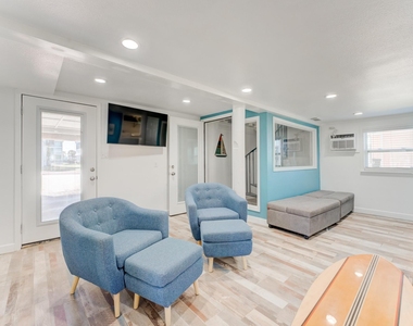 4211 Surf Drive - Photo Thumbnail 10
