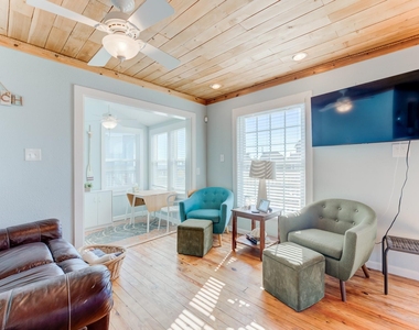 4211 Surf Drive - Photo Thumbnail 16