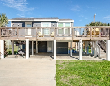 4211 Surf Drive - Photo Thumbnail 6