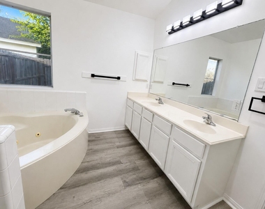 12254 Cardston Court - Photo Thumbnail 11