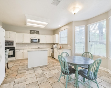 20422 Maple Meadows Court - Photo Thumbnail 12