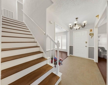 12406 Sarti Street - Photo Thumbnail 3