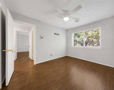 12406 Sarti Street - Photo Thumbnail 20