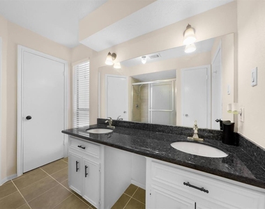 12406 Sarti Street - Photo Thumbnail 17
