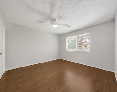 12406 Sarti Street - Photo Thumbnail 22