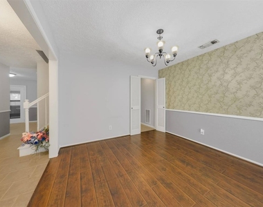 12406 Sarti Street - Photo Thumbnail 5