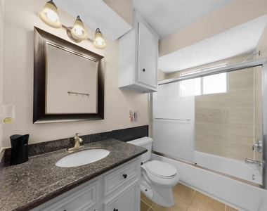 12406 Sarti Street - Photo Thumbnail 18