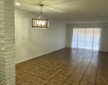 13026 Trail Hollow Drive - Photo Thumbnail 4