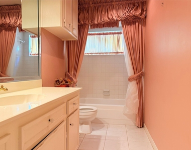 11318 Briar Forest Drive - Photo Thumbnail 15
