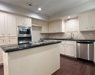 11318 Briar Forest Drive - Photo Thumbnail 5