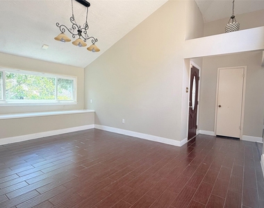 11318 Briar Forest Drive - Photo Thumbnail 7