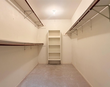 11318 Briar Forest Drive - Photo Thumbnail 12