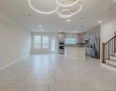 10511 Blankiet Lane - Photo Thumbnail 7