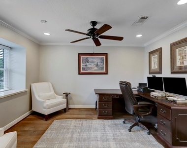 1618 Hillendahl Boulevard - Photo Thumbnail 6