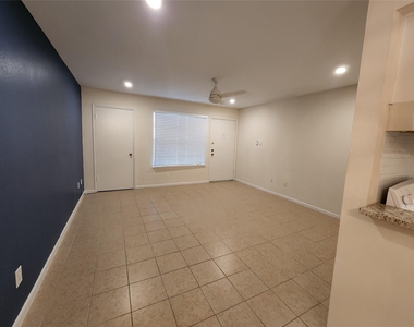2250 Bering Drive - Photo Thumbnail 7