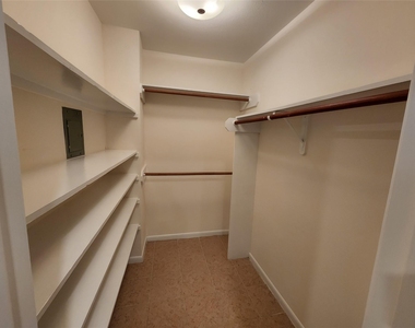 2250 Bering Drive - Photo Thumbnail 12