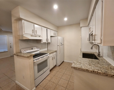 2250 Bering Drive - Photo Thumbnail 4