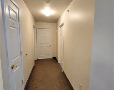 100 Canal View Dr, Ny - Photo Thumbnail 6