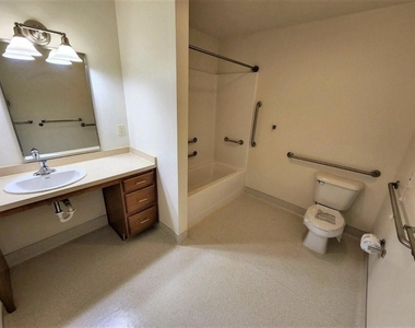 100 Canal View Dr, Ny - Photo Thumbnail 11