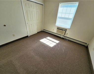 100 Canal View Dr, Ny - Photo Thumbnail 3