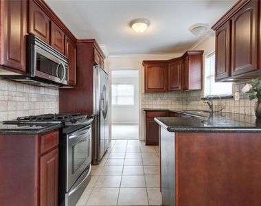 6214 Rutherglenn Drive - Photo Thumbnail 5