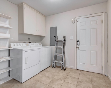 6214 Rutherglenn Drive - Photo Thumbnail 9
