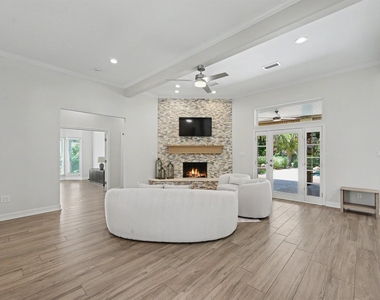 60 La Jolla Circle - Photo Thumbnail 13