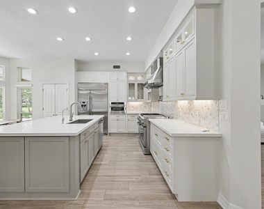 60 La Jolla Circle - Photo Thumbnail 15