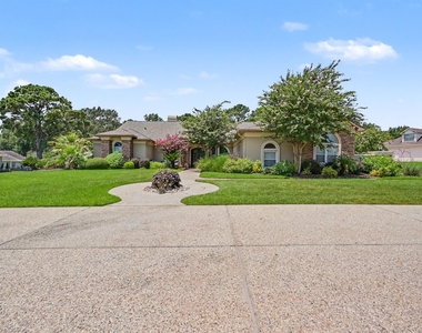 60 La Jolla Circle - Photo Thumbnail 1