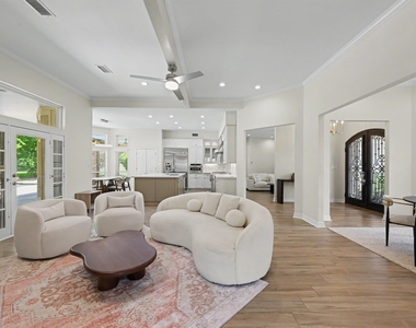 60 La Jolla Circle - Photo Thumbnail 14