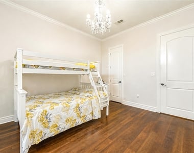 8245 Stacy - Photo Thumbnail 29