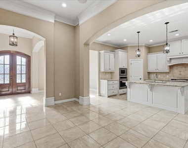 160 Colonial Estates Drive - Photo Thumbnail 1