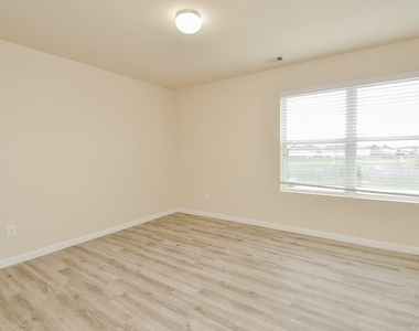 21610 Yeaney Drive - Photo Thumbnail 24